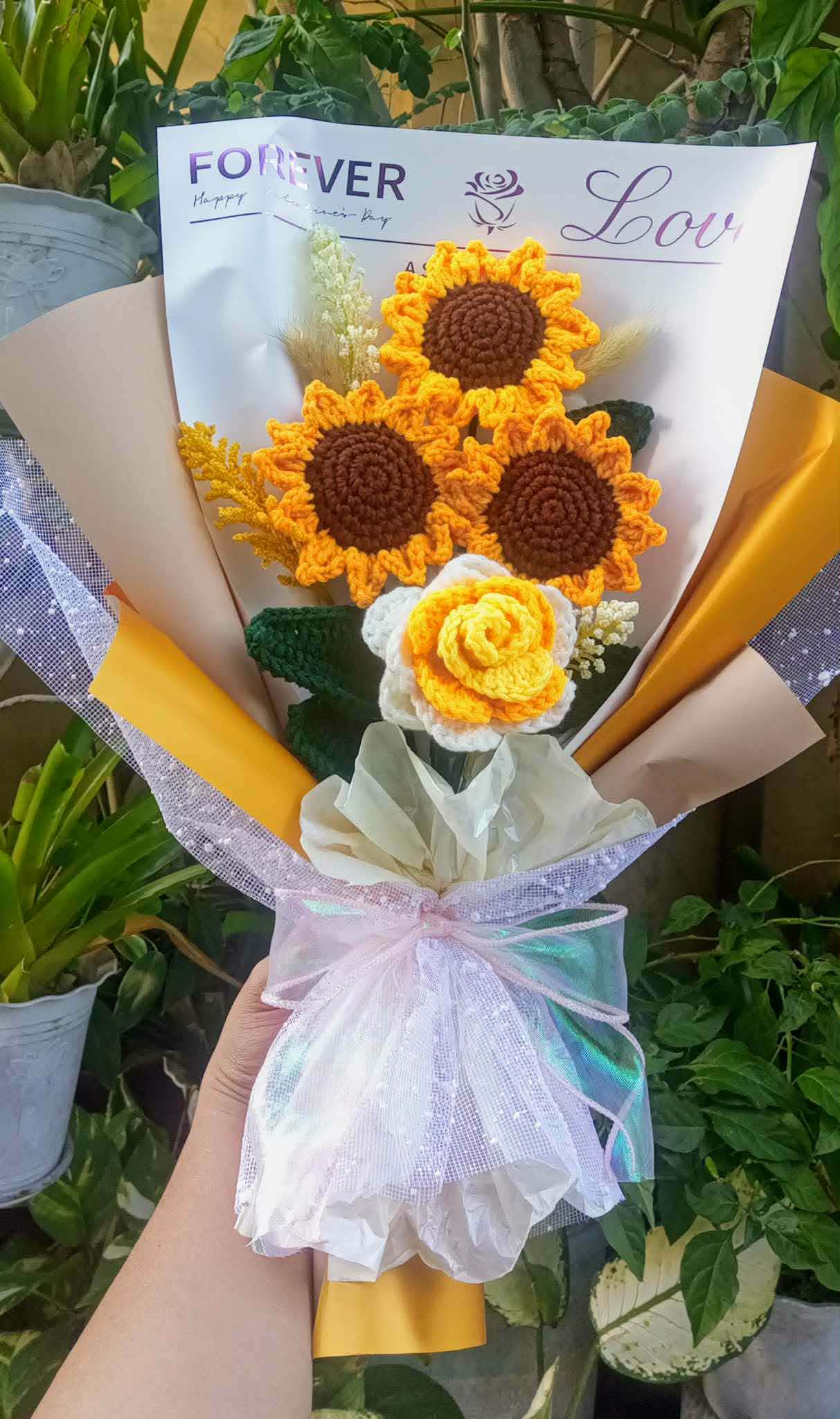 3 Sunflower and 1 White-Yellow Rose Crochet Bouquet